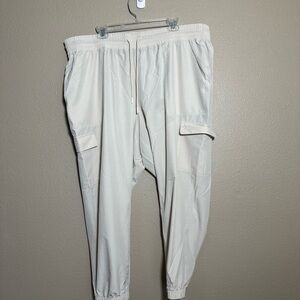 Old Navy Cream Cargo Pants